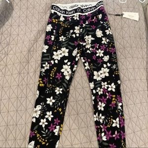 Small Calvin Klein workout leggings/floral